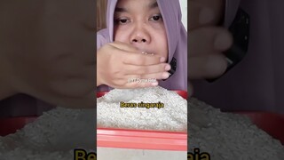 DYMA |ASMR RAW RICE EATING |Makan Beras | asmrrawriceeating| #asmrsounds  #asmr #shorts #mukbang(1)