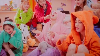 TWICE「BRAND NEW GIRL」Music Video