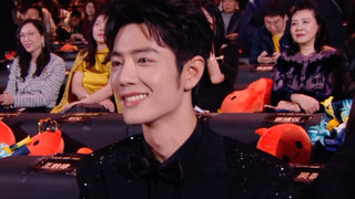 Why did you follow Zhan Zhan on stage as the guest camera? You are not the host camera, you are shoo
