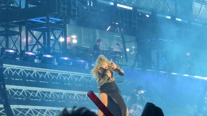 [Taylor Swift] Don’t Blame Me |Reputation Stadium Tour lưu diễn 2018