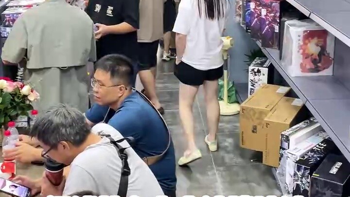 To become bigger and stronger, Shunde Daliang Xiaowan Model Toys’ new store opened for business.