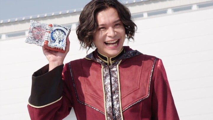 The first transformation of the villain Kamen Rider that appeared in the TV finale in recent years