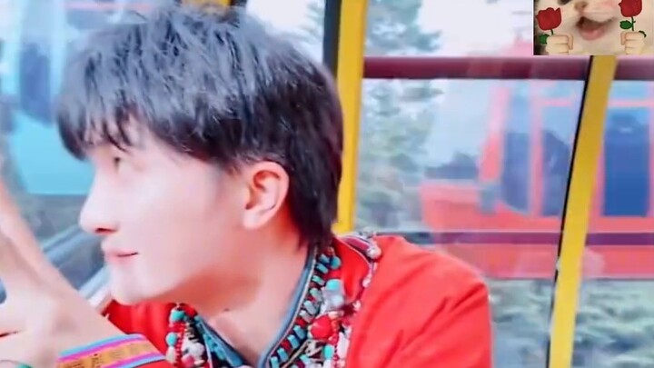 As Run said: The brothers and sisters are all Zhang Zhenyuan's backers (this sentence is indeed subl