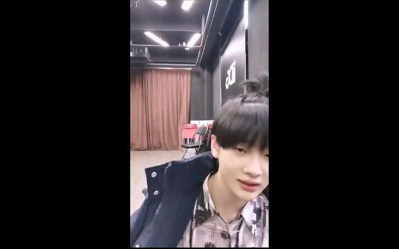 [Zhou Zhennan] Ruang latihan Zhou Zhennan menyanyikan bintang-bintang kecil secara a cappella dengan