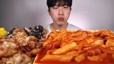 Mukbang Spicy Tteokbokki and Sweet Chicken... Yummy 😋 Yt 바다곰 조해옹Seabear