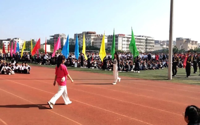 [Trường trung học cơ sở số 3 Gan Châu] Điệu nhảy văn bản đầy nắng của học sinh trung học "Trái phải"