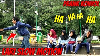 LARI SLOW MOTION DIDEPAN ORANG | Prank Indonesia