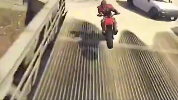 Có thể thấy tài xế thực sự rất lo lắng...