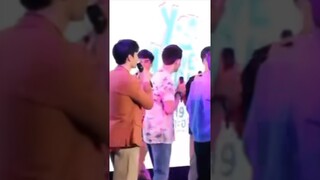 Newwiee took Drake, Frank took Tay,returning the pair to their natural habitat 🤣 #taynew #tawan_v