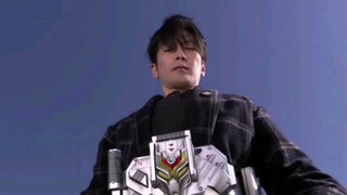 Ryuki: Saya tidak menyangka. Saya punya tiga sabuk (). Lihat 5 meme tokusatsu yang dimainkan oleh ak