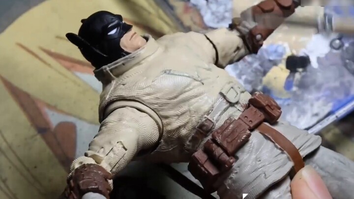 Low-cost model hand painting tutorial costs less than 80 yuan! DC Multiverse Batman The Last Knight 