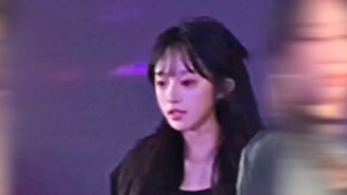 Khả năng chụp ảnh siêu đẳng của cô gái 17 tuổi | "Stamp on it" Kim Taeyeon 230527 road show màn hình