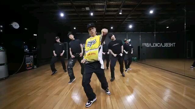SHOONG-Taeyang (feat. Lisa of blackpink)DANCE PRACTICE