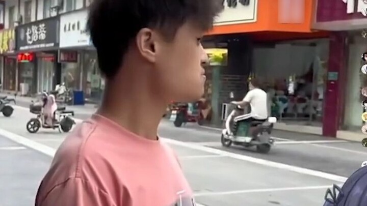 Newcomer Japan V ดู "เพื่อนๆ ช่วยบอกฉันหน่อยได้ไหมว่าปัญหาอยู่ตรงไหน" ฉันไม่รู้ว่ามันเป็นเสียงเรียกร