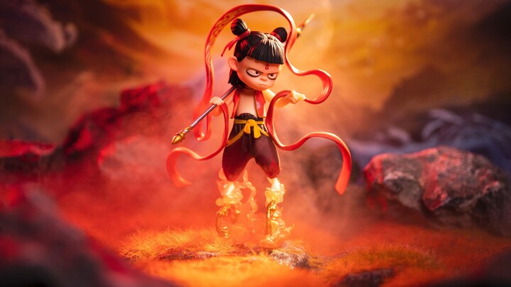 Mengambil foto dengan mainan Nezha ~ Nezha kami sangat tampan!