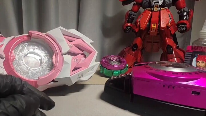 Kamen Rider 01 belt repainted to show the standard of cinnamon dog girl pink macho