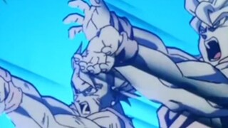 Famous scene: The three of them, father and son, work together to create the Kamehameha wave~