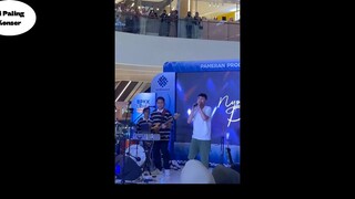 Merdu banget suara abangnya