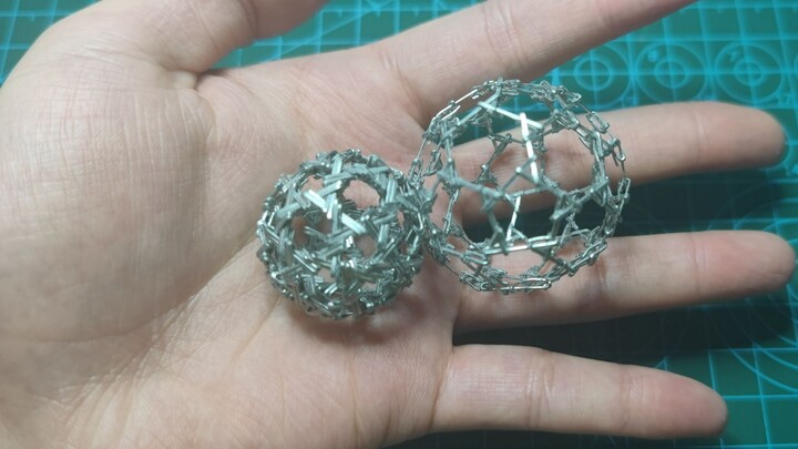 Carbon 60 but the staples are made of two small balls with staples
