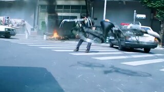 Ah Zu, hentikan, di luar cuma ada Jackie Chan.