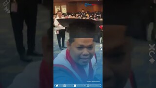 Momen Ketika Anak Kos Wisuda Bapak Kos, Netizen: Kalau Mau Konsul Tugas AKhir Tinggal Ketuk Pintu