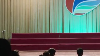 "Mountains and Seas": Principal Bai took the children to participate in a singing competition. The s