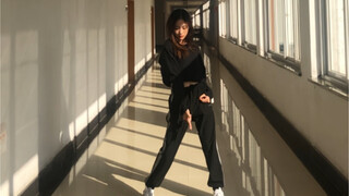 [Kim Taeyeon] Sparkling Goda's Cover Dance Kim Taeyeon Spark - On the Awkwardness of Lip-synching
