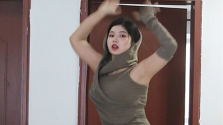 敌方战场向你投射了一位女战士
