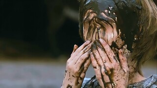 Girl Wipes Her Face But She Shocked When finds That Her Facial Features Have Disappeared