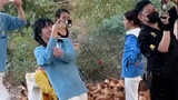 It turns out that Shen Yue had a video of Wang Hedi throwing a chicken on a tree on her phone! ! !