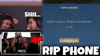 HE ACCIDENTALLY DROPPED HIS PHONE AND CAUSED A PAUSE IN MPL… 🤣