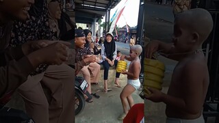 Tuyul karnaval minta Duit lucu polll #funnyvideo #karnaval17agustus #karnavalviral #videolucu #funny