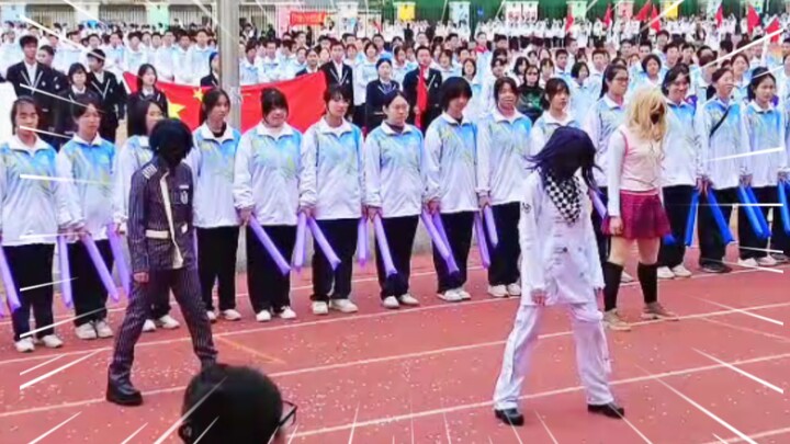 Sports meeting but the threesome of the talented school invaded the hall and danced loveit version