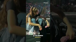 Lisa responded to a person who apologized to her because of the stuff toys he threw. #LISA