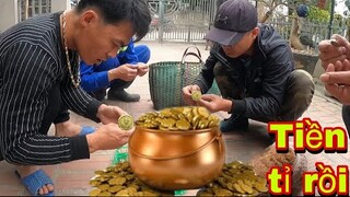 Hũ Tiền Xu Cổ Giá Trị Khủng Của Team Săn Bắt Ẩm Thực Vùng Cao | Sâu Tv