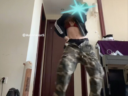Ultraman awakening#3500 learned street dance#waistline#abdominal muscles#lift up clothes to see abdo