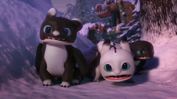 [How to Train Your Dragon Extra] The three little Toothless are so cute!