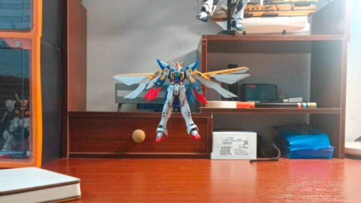 [Stop Motion Animation] Pertama kali memotret Gundam yang telah dirakit