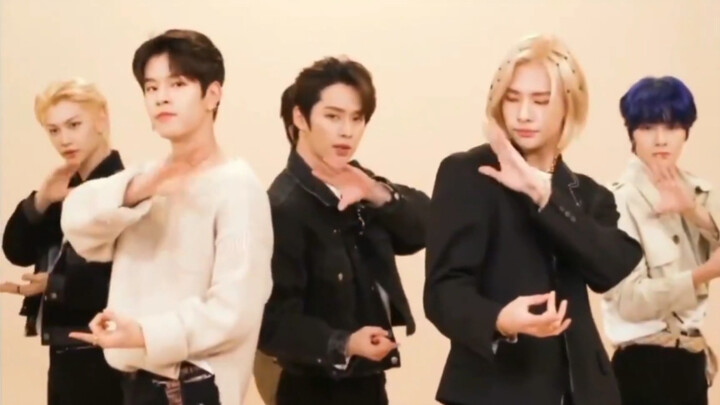 【Stray Kids】201224《ALL IN》Dance studio cute version~/The picture quality is touching