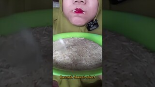 DYMA |ASMR RAW RICE EATING |Makan Beras | asmrrawriceeating| #asmrsounds  #asmr #shorts #mukbang(1)