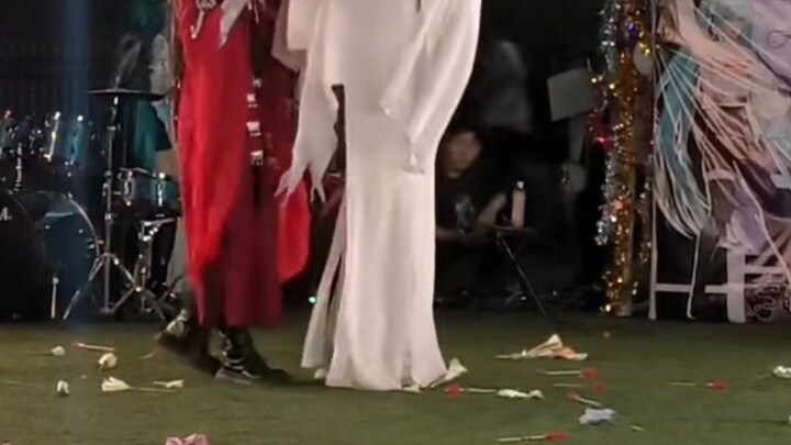 "Tentang kejadian saat aku cosplay Hua Lian di runway sekolah dan di panggil untuk menikah langgeng"