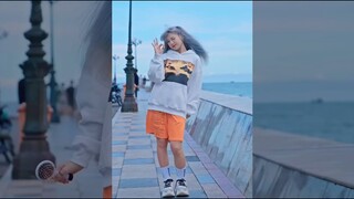 lù lù trông thật là "NGU" ? #Shorts