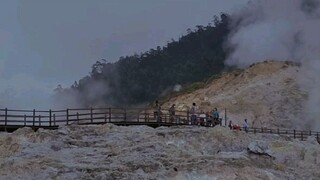 kawah sikidang,negeri di atas awan