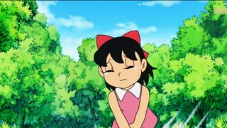 Waktu Nobita masih kecil, dia pernah diselamatkan oleh seorang gadis kecil berrok pink, tapi dia sud