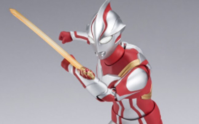 "The shape is so good that I thought it was a real bone sculpture" "It's the New Year" ↹SHF Ultraman