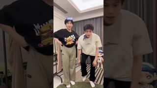 "Oops, I fell down" | Chen Lv & Liu Cong #bl #jenvlog #bltiktok #chenlv #liucong - BL Hug