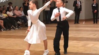 Trong loạt ảnh lừa dối trẻ em, "yêu tinh" nhảy Latin của người khác đã phát triển như thế nào?