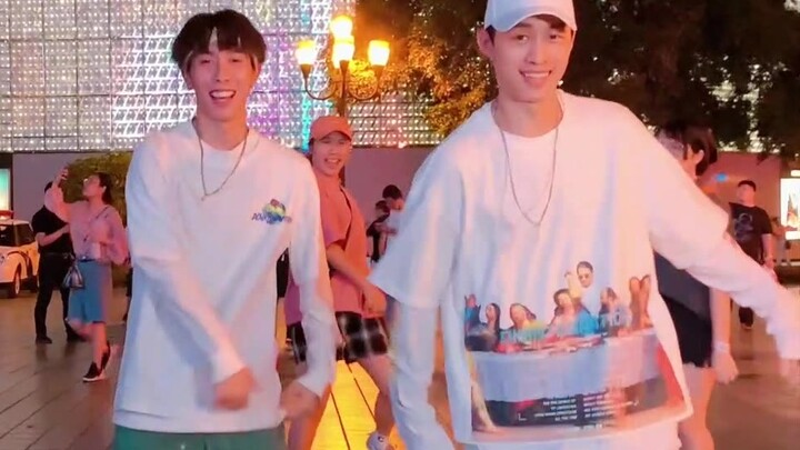 Apakah ada boy band yang kamu ikuti? Mengejar selama beberapa tahun