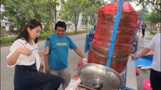 Siomay setinggi harapan , kata Bapaknya, pas aku datang itu sudah gak full , jadi sebetulnya aslinya