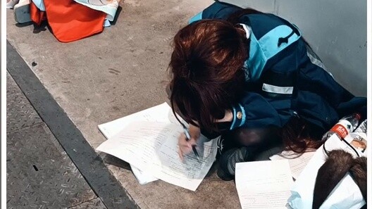 Search the entire internet for this Amiya who did her math homework at the Comic Exhibition